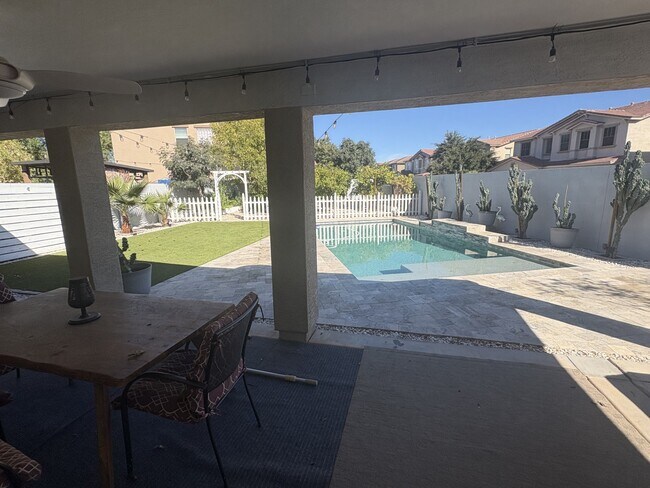 Photo - 1180 E Saddleback Pl