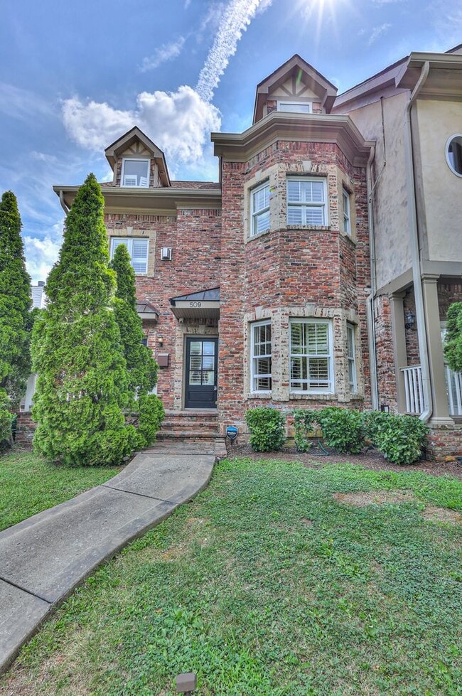 Photo - Perfect Brownstone in Sylvan Park near West End
