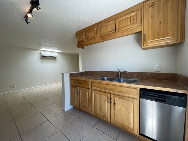 Photo - 1704 2nd St Unit B