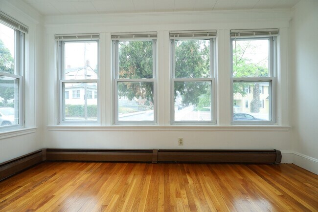 Photo - 98 Woodside Ave