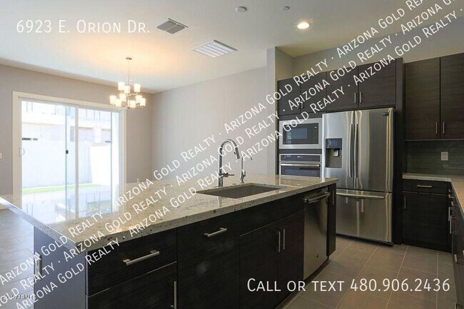 Photo - Skye on McDowell