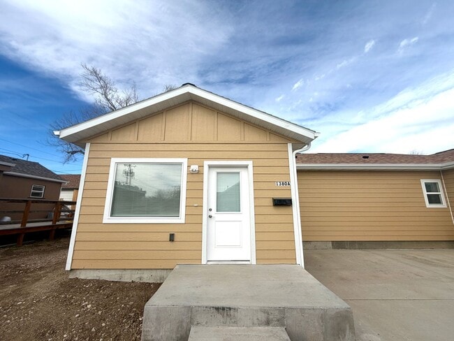 Building Photo - 1380 Cleveland St Unit A