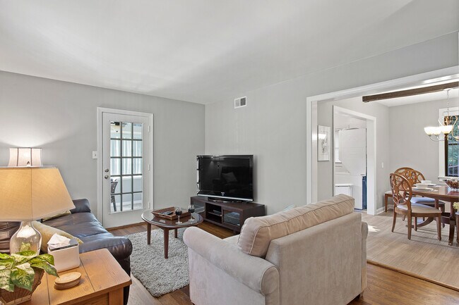 Photo - 1208 W Valley Dr