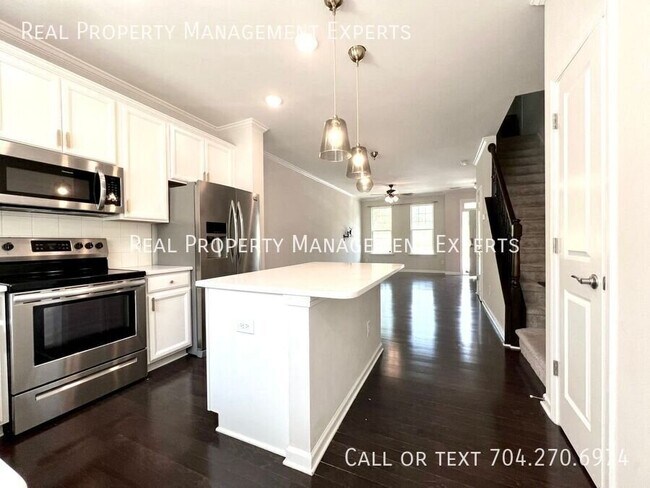 Photo - 752 River Park Road