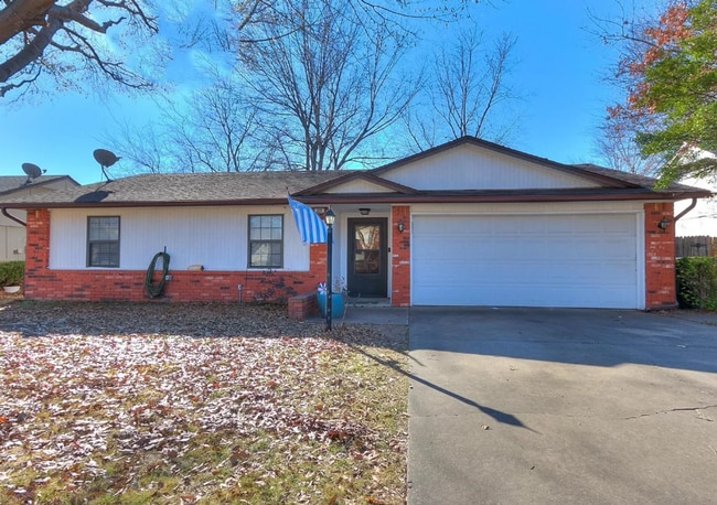 Charming 3-Bed, 2-Bath Home in Prime Broke... - Charming 3-Bed, 2-Bath Home in Prime Broke...