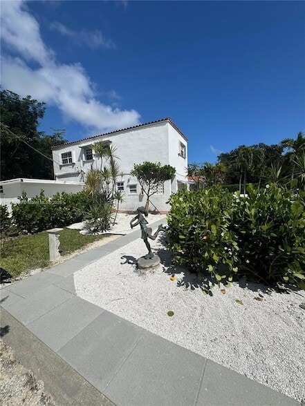 Photo - 1105 NE 119th St Unidad B