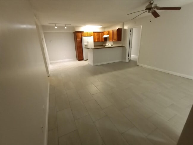 Photo - 751 Lyons Rd Unit 18-103