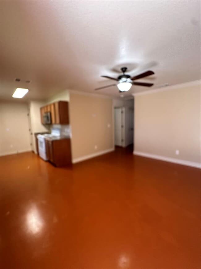 Photo - 803 Leifester Cir