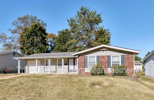 Building Photo - 1405 Willowbrook Dr
