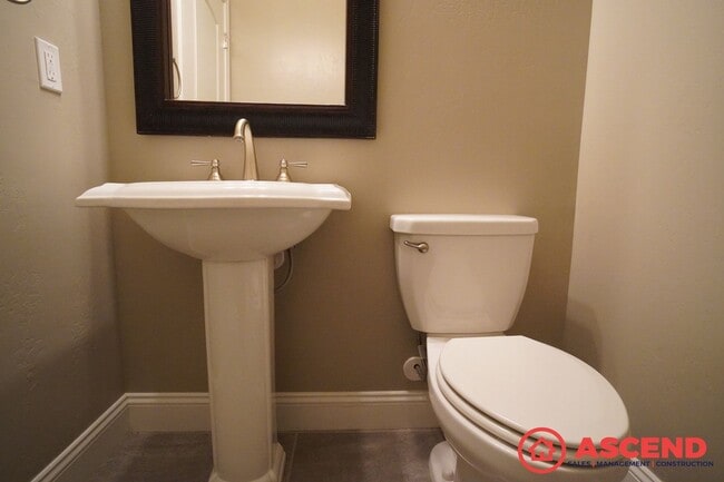 Photo - Glamourous Home in Gated Community!