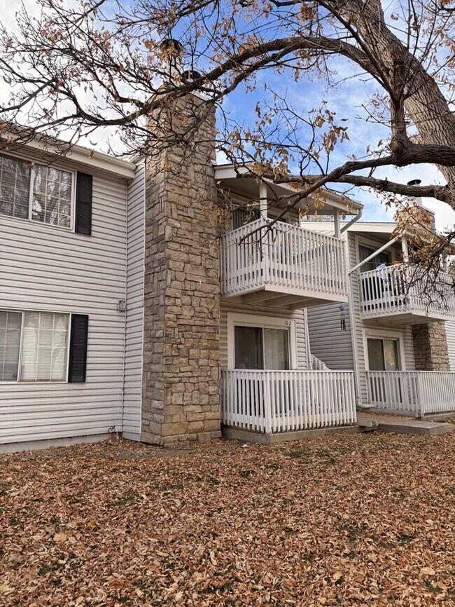 Building Photo - 14424 E Colorado Dr Unit 202