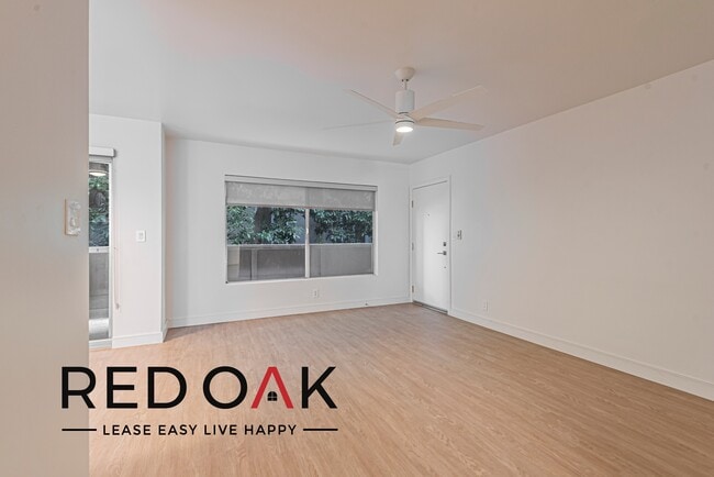 Photo - ~$505 OFF + 1 Month Free Parking ~ Amazing... Unidad 5