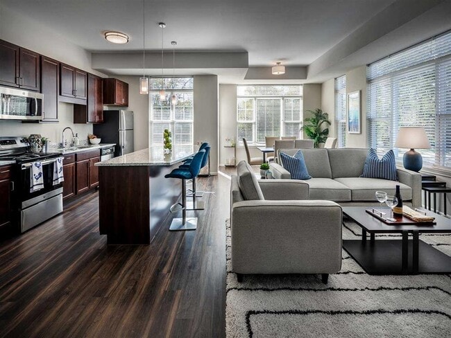 Photo - Oaks of Shorewood Apartments