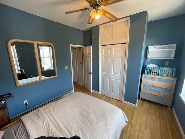 Photo - 711 Willow Ave