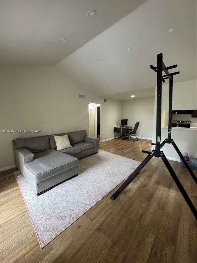 733 Riverside Dr Unit 1236