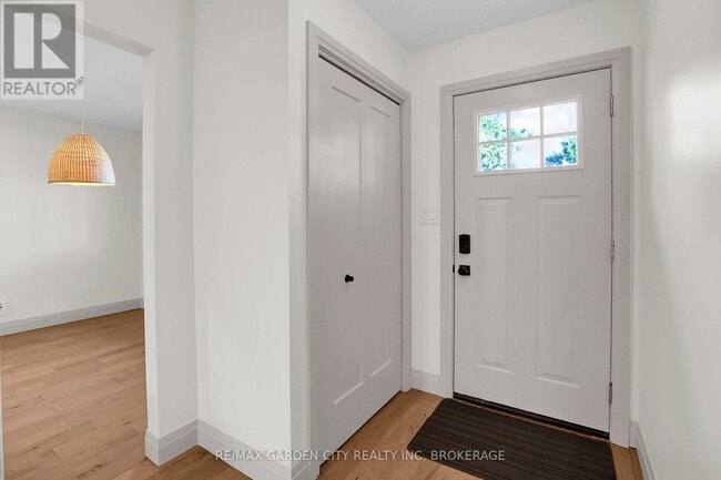 Photo - 185 Denistoun St