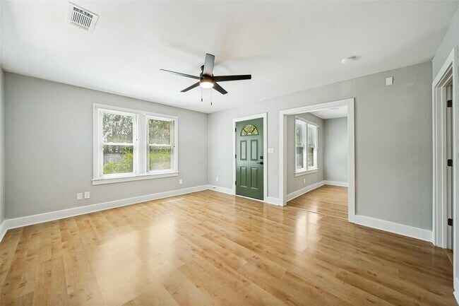 Photo - 2804 Breeze Terrace