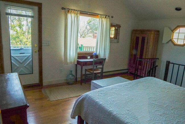 View from the bed - 1 White Way
