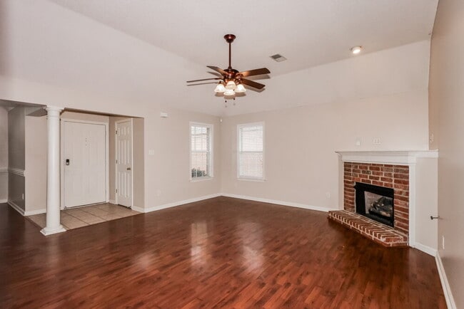 Photo - 10255 Green Moss Dr S