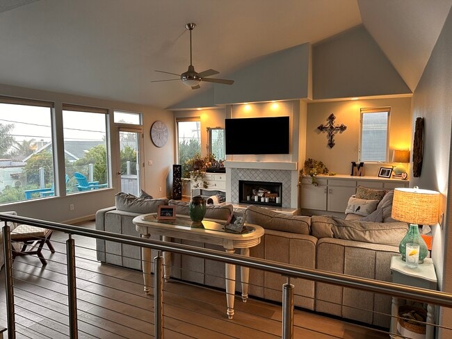 Photo - 2560 Juniper Ave