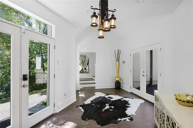 Photo - 6550 Powers Ferry Rd NW