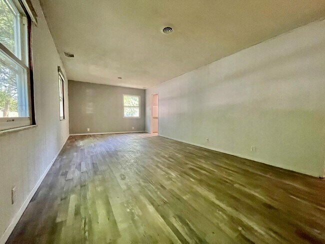 Photo - 1701 Ohio St