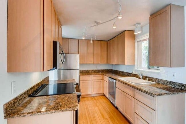 Photo - Gorgeous 3 Bedroom Home near Ruston Way!