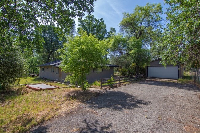 Photo - 2 Bedroom North Redding Home with Bonus Room. Completely Fenced!