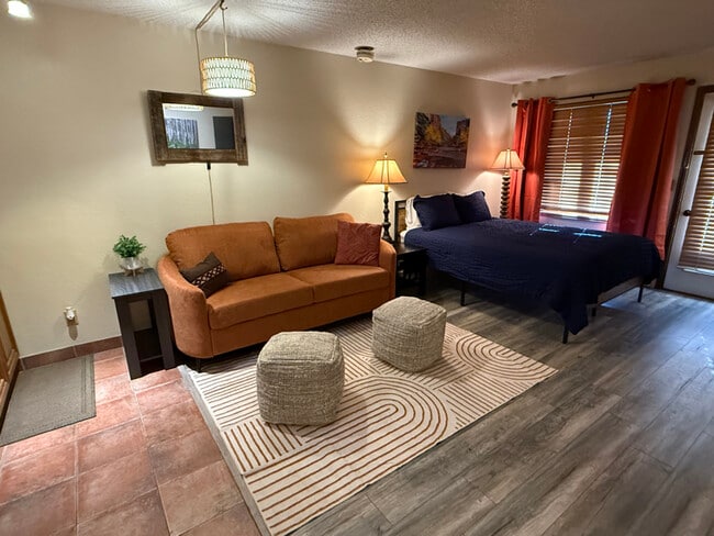 Building Photo - 62927 U.S. Hwy 40