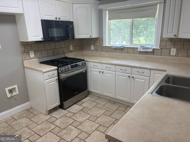Photo - 2829 Maple Rd SE