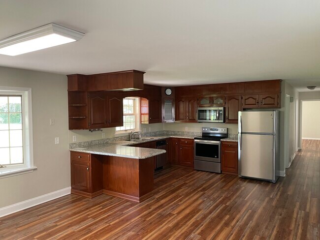 Kitchen - 476 Allentown Rd