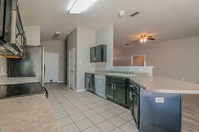 Photo - 6808 88th St