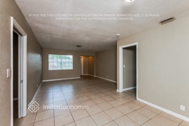Photo - 3921 NW 4th Ct
