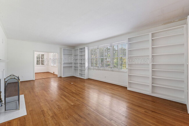 822 Johns Rd