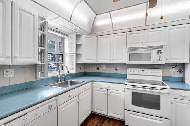 Photo - 5900 NW 44th St Unit 106