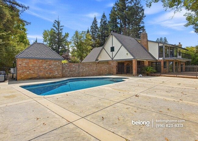 9815 Mira Del Rio Dr