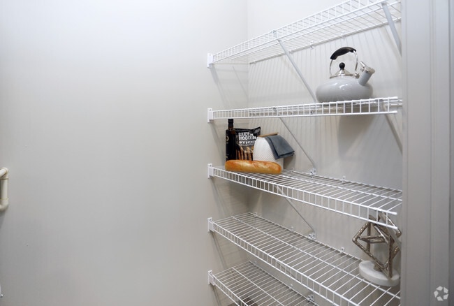 Pantry/1BR, 1BA - 692 SF - River House