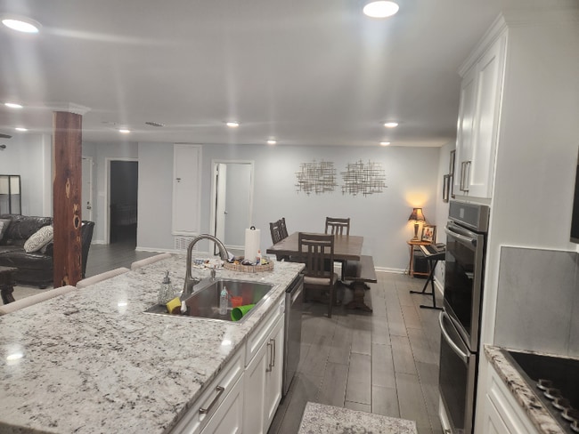 Photo - 1529 E Don St