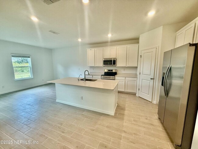 Photo - 3094 Adelaide Rd