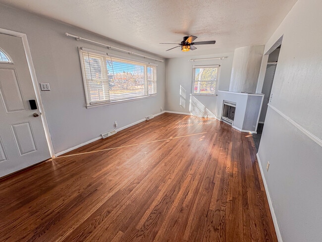 Photo - 702 Melton St