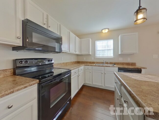 Photo - 4936 Broad Leaf Ct