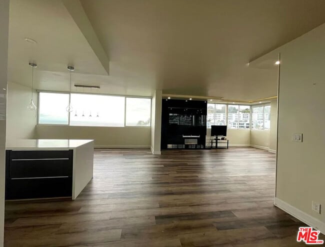 Photo - 17352 Sunset Blvd Unit 605-D