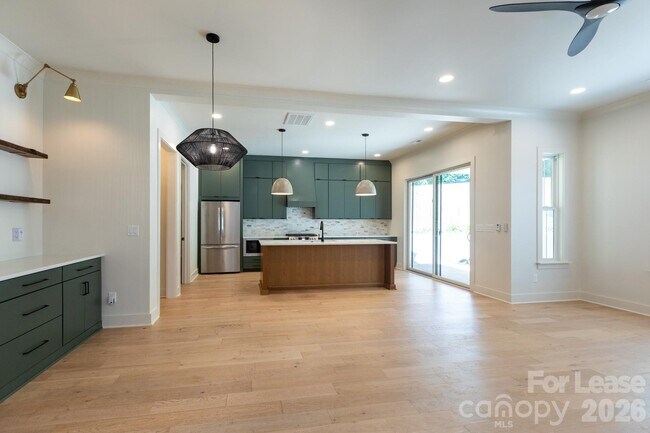 1602 Herrin Ave