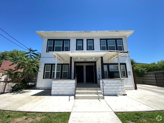 Building Photo - One Bed, One Bath Apartment Located Downtown Unit 518