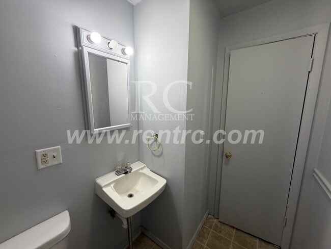 Photo - 312 Holmes-