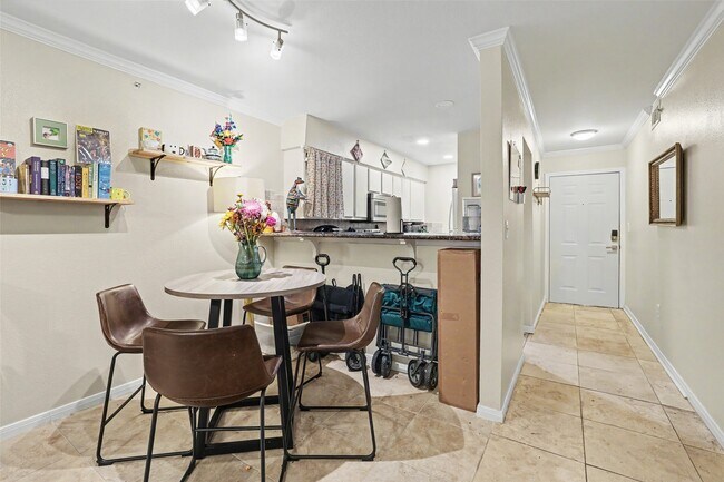 Photo - 501 W 26th St Unit 210