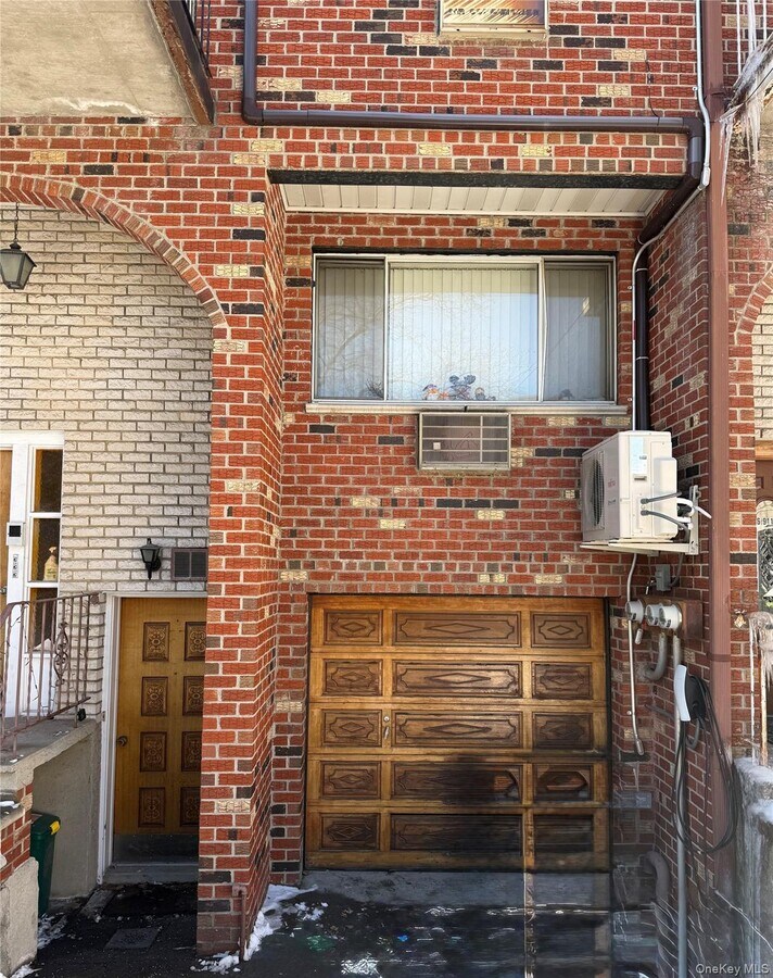 Photo - 69-16 64th St