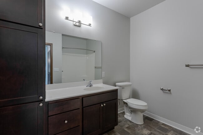 2BR, 2BA