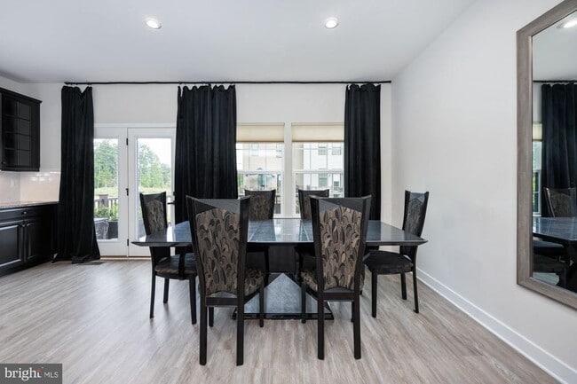 Photo - 1328 Trestle Dr