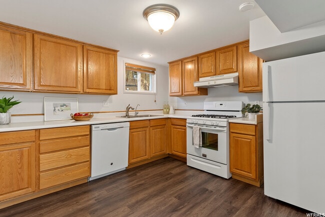 Photo - 222 E Center St